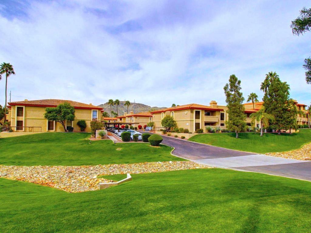 Mountain Vista Resort: Gated Community with Pools and Hiking Access Phoenix Exterior photo