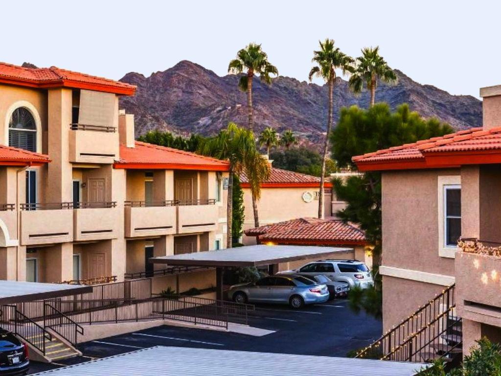 Mountain Vista Resort: Gated Community with Pools and Hiking Access Phoenix Exterior photo